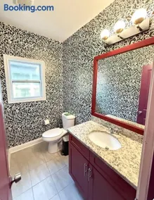 Stylish stay! 8 min to DT Atlanta, 2 min to metro station - Image 5