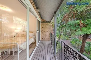 Cosy Retreat in Central Location - Image 3