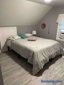 Cozy home in Bangor Maine - Image 5