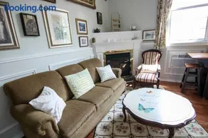 The Jypsy Inn - The Royal Suite Bracebridge - Image 4