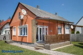 Kelemen Nyaraló Balatonmáriafürdő - Image 1