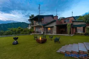 StayVista at Horizon 4BHK with Breakfast & Valley view - Image 2