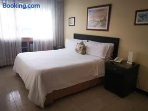 Hotel Sin Escala - Image 2
