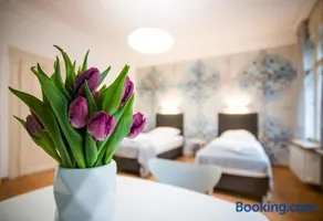 Aparthotel Villa Elon - Image 1