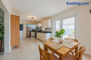 Epic Views! 2BR House w/ Pool, BBQ, Outdoor Dining - Image 3