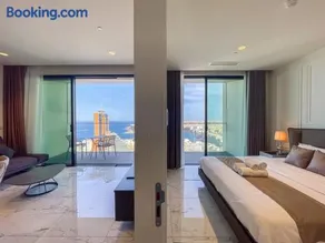Luxury Designer Residence Pools and Views - Image 1