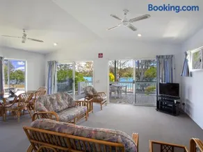 23 Hilton - Image 2