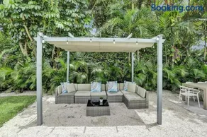 Luxury Miami Retreat - Image 4