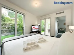 Krystal Garden, Bnbrickeys. - Image 3