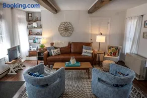 Franconia Village Retreat- Pristine Quiet Private Apartment to Ski Hike Bike and Brews - Image 4