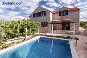 Vila Venecija - Image 1