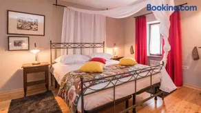 Luxurious villa with stunning view in Buje - Image 3