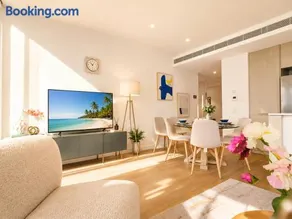 Luxury CBD Apartment - 1 Min to Darling Harbour - Image 2