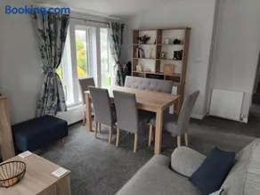 Luxury 3 bed, dog friendly, lodge, Skegness - East Coast Holidays - Image 3