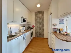 Elegant and Cozy Apartment with Sauna in Espoo - Image 3