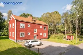 Cozy and Stylish Apartment in Norberg - Image 3