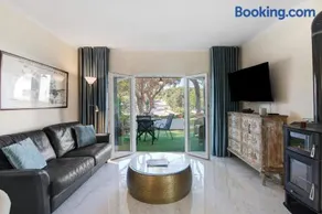 Appartamento totalmente attrezzato con giardino, terrazza e piscina privata | Vista sul giardino - Image 3