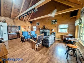 Wildlife Waterfront Log Cabin 10 steps to beach - Image 3