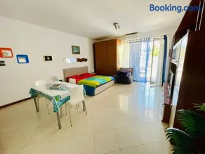 AIRPORT HOUSE MARIEl - Image 2