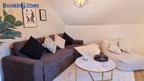 Angerpartments-Sonnige große Wohnung mit Balkon und kostenlosen Parkplatz - Image 4