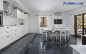 Apartment Nias Place - Image 4