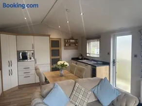 8 lakeview - Image 5