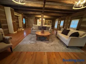 The Hilltop Cabin - Image 2