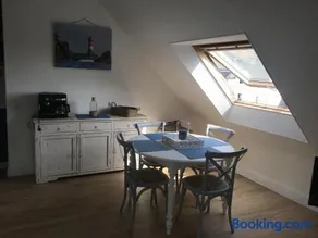 TOUT A PIED ! T2 25m2 - Parking privé - Wifi - Image 3