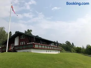 Cabin with large outdoor area - Image 1