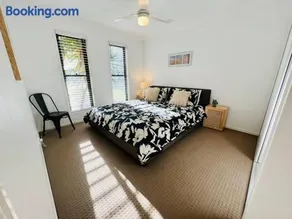 Sandstone Pt Pet friendly 4-bedroom home - Image 5