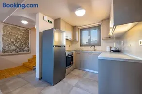 Azure Sofia - Maisonette - Image 3