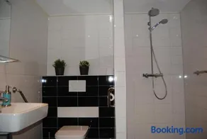 B&B Warnstee - Image 5
