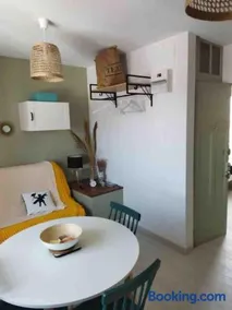 Appartement Cosy à 300m de la Mer / Cosy flat at 300m from the sea - Image 2
