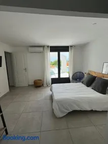 Ground floor of villa, sea view with private pool - Image 1