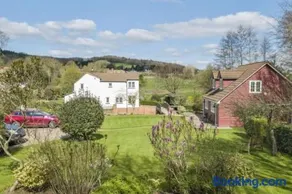 Idyllic with Stream - Hot Tub - Pet ok- Walk 2 Pub - Image 4