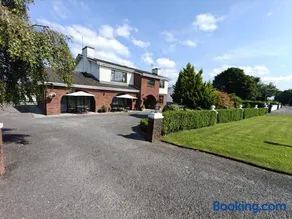 Riverview House - Image 1