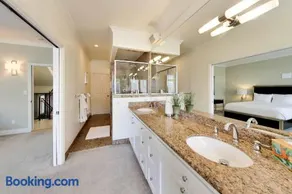 Comfortable San Francisco Retreat in Twin Peaks - Image 2