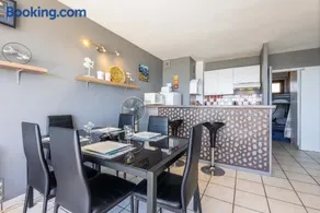 Agreable studio-cabine vue mer 4 personnes à 20 m de la plage - Image 2