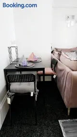 Glamsflat Troccadero Apartment - Image 4
