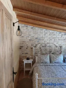 CON ENCANTO - Image 1