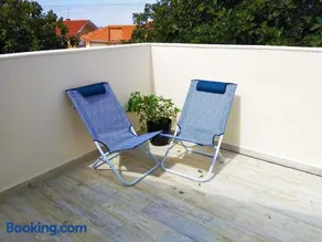 Independent house near Estoril with terrace - Image 2