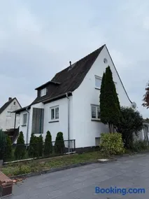 Deluxe Haus - Image 2