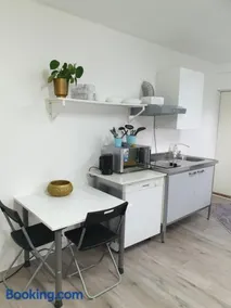 Comfortable apartment, 10min Airport - Image 5