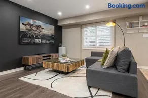 3BR West Queen West Suite Private Patio - Image 1