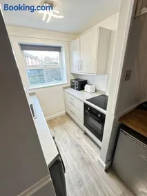 Stylish Stoke Prior Retreat 5 Mins to M5 M42 - Image 5