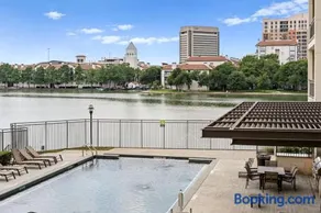 Stunning Las Colinas 2BR Pool, Gym, Balcony - Image 2