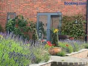 Chiltern Studio - Image 2