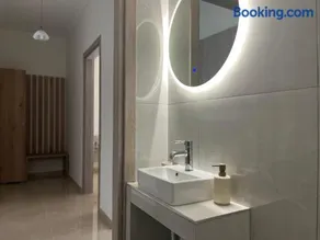 Armida Apartments - Image 5