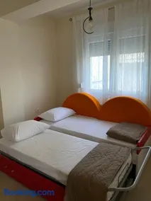 Golden Stay - Image 3