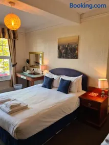 The Hillmorton Manor Hotel - Image 4